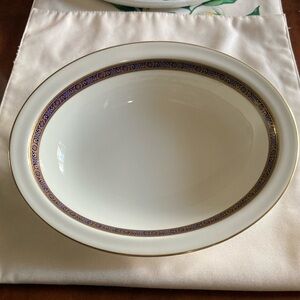 Royal Doulton Harlow Bone China England 10” oval vegetable white bowl blue gold